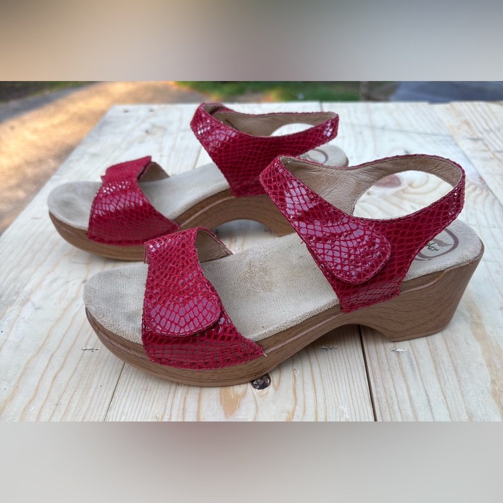 Dansko Sonnet Red Snake Leather Sandals EU 36 US Women’s 6